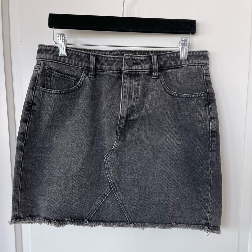 Volcom Women’s High-Rise Raw-Hem Stoned Denim Mini Jean Skirt Black Size Large